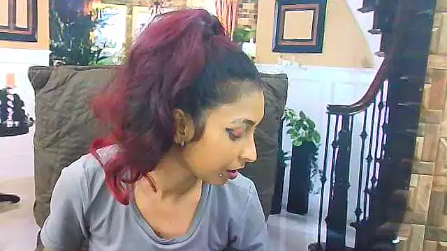 IndianSexyButt's Live XXX Chat