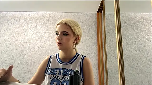 Show modela Britney_Calverhends na web-kameri