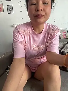 Ivy_Trix2's Live XXX Chat
