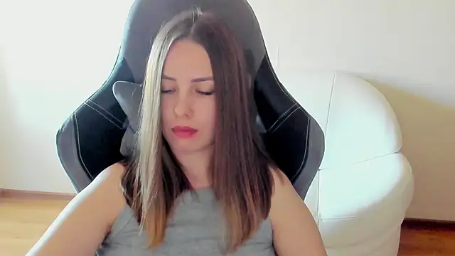 Mia_shy1: απευθείας συνομιλία ΧΧΧ