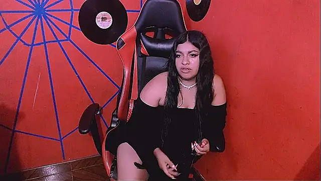 Show modela Loversonfire78 na web-kameri