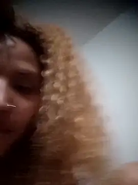 SolashLitzy_Curly Show in webcam