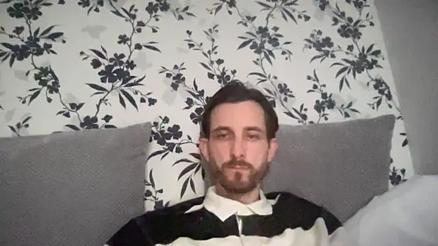 Big8inchUncutCock's Live XXX Chat