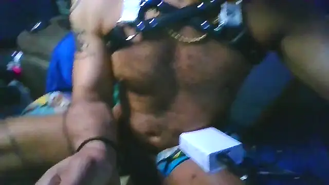 Czat XXX na żywo – KY_Sir35