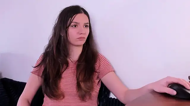 miabellee_ Adlı Modelin Canlı XXX Sohbeti