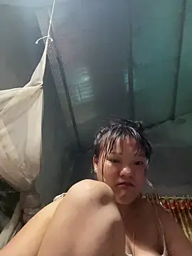 m-mbae Live XXX Chat
