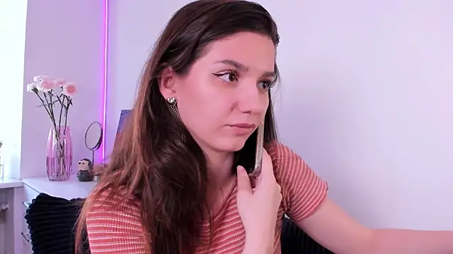XXX chat uživo modela miabellee_