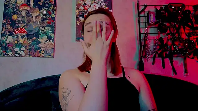 Živý XXX chat the_high_priestess
