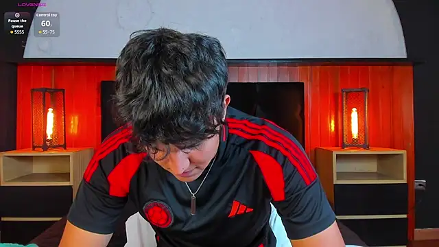 Show modela Leo_Savage_ na web-kameri