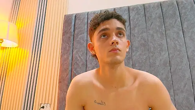 Show modela nathan_shimmer na web-kameri