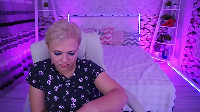 CrystalVibe's Live XXX Chat
