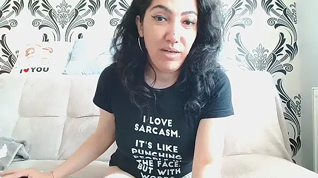 CharmingLadyMira's Live XXX Chat