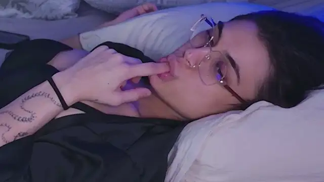 VioletAsh live XXX chat