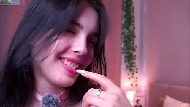 Chat +18 de MirnaTellado ao vivo