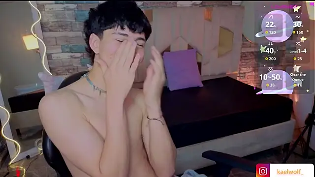 kaelwolf_tay élő XXX-chatje