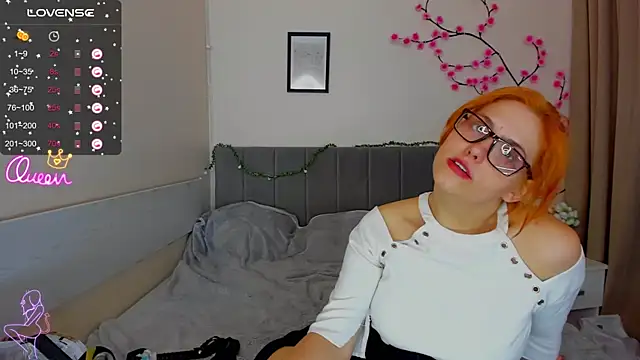 DellaRows élő XXX-chatje