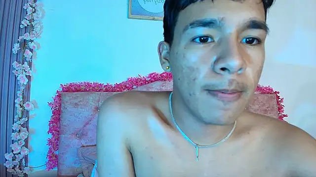 noa_hot69n Webbikameraesitys