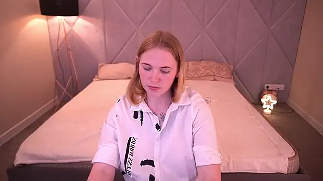NikkyReyyy: απευθείας συνομιλία ΧΧΧ