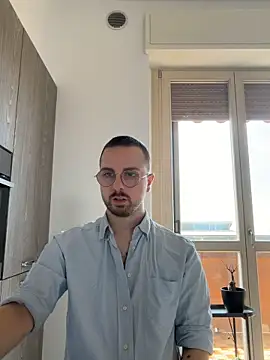 ItalianAlex live XXX chat