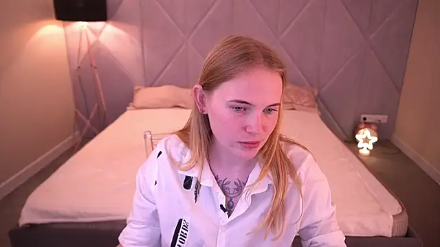 NikkyReyyy Adlı Modelin Canlı XXX Sohbeti