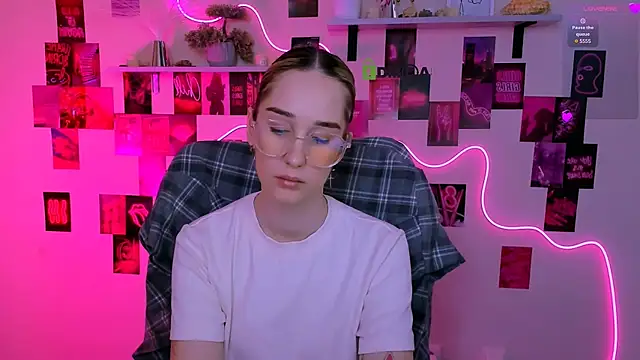 _kellykitten_'s Live XXX Chat