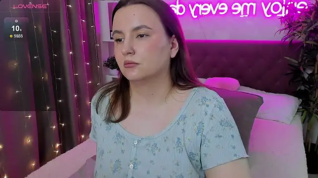 FeralPeach live XXX chat