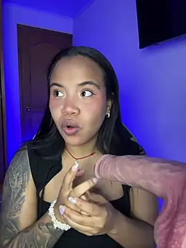 leila_22's Live XXX Chat