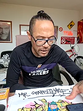 دردشة Mr_Graffitimile الجنسية المباشرة