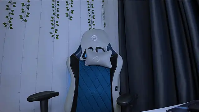 KarlaSim's Live XXX Chat