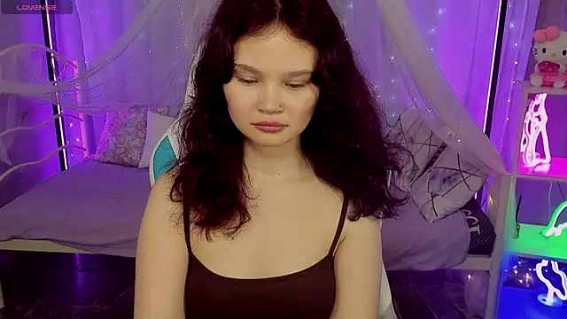 EmilyChaves Adlı Modelin Canlı XXX Sohbeti