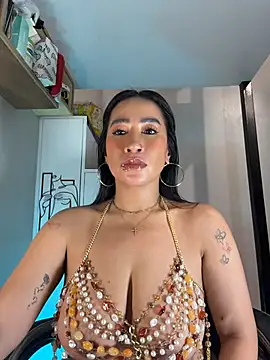 Czat XXX na żywo – AsianMilfSheryl