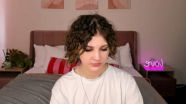 Kira__Fluffy Webcam-Show