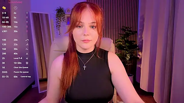 Elle_Funning: онлайн-секс-чат
