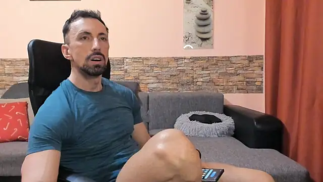 HotHunkTrainer: απευθείας συνομιλία ΧΧΧ