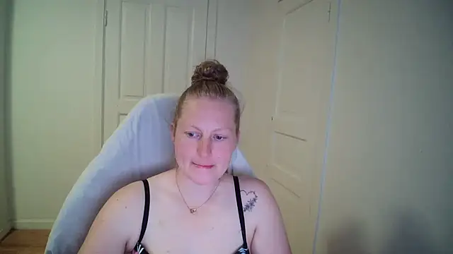 Girlnina-1995 Webcam Show