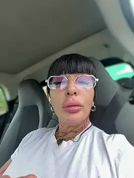 ASSERINAAA live XXX chat