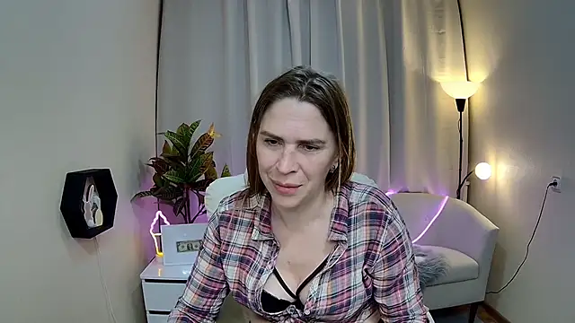 Czat XXX na żywo – TessaDaybreak