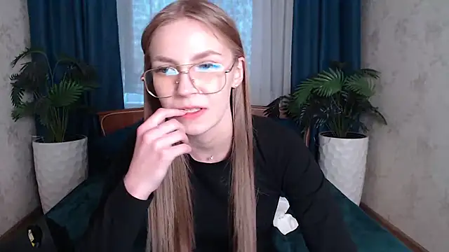 HitGyrl 现场XXX聊天