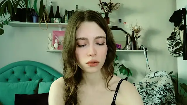 Yoka_paradoXXX élő XXX-chatje