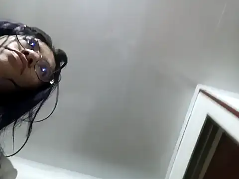 Sofiia_cute_'s Webcam Show