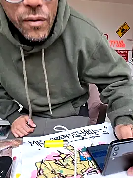 Mr_Graffitimile's Live XXX Chat