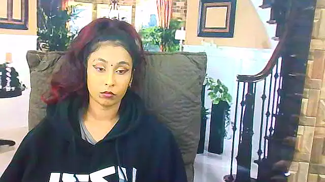 IndianSexyButt Adlı Modelin Canlı XXX Sohbeti