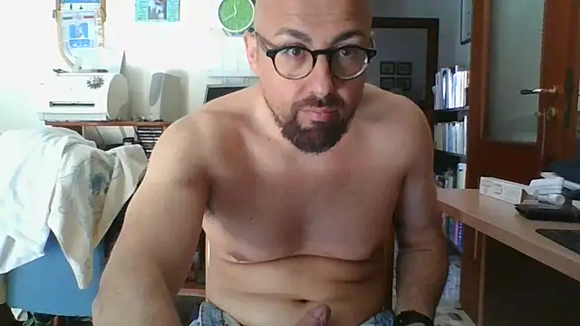 darione_90 Show in webcam