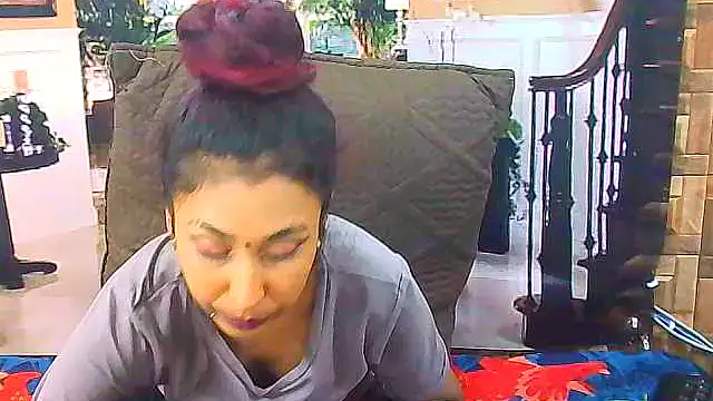 Chat +18 de IndianSexyButt ao vivo