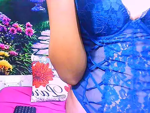 IndianPretty14u2Luv's Live XXX Chat