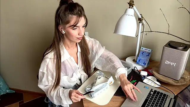 TrishIsaac 现场XXX聊天