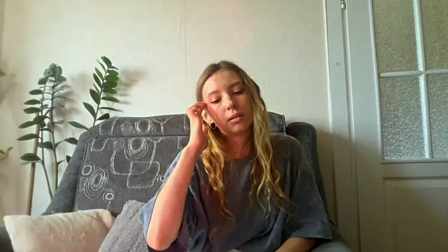 JanelleBuchbinder Adlı Modelin Canlı XXX Sohbeti