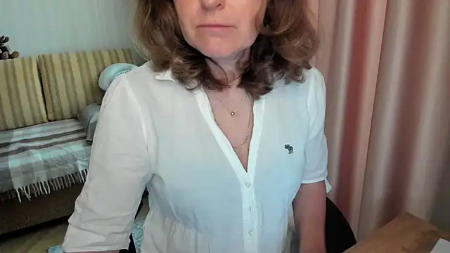 lauraoven Adlı Modelin Canlı XXX Sohbeti