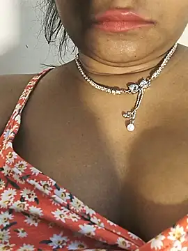 Chatroom XXX en direct de DIRTYSECRET_QUEEN_07