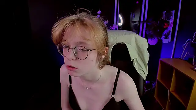 FoxxyyPolly – Naživo XXX chat